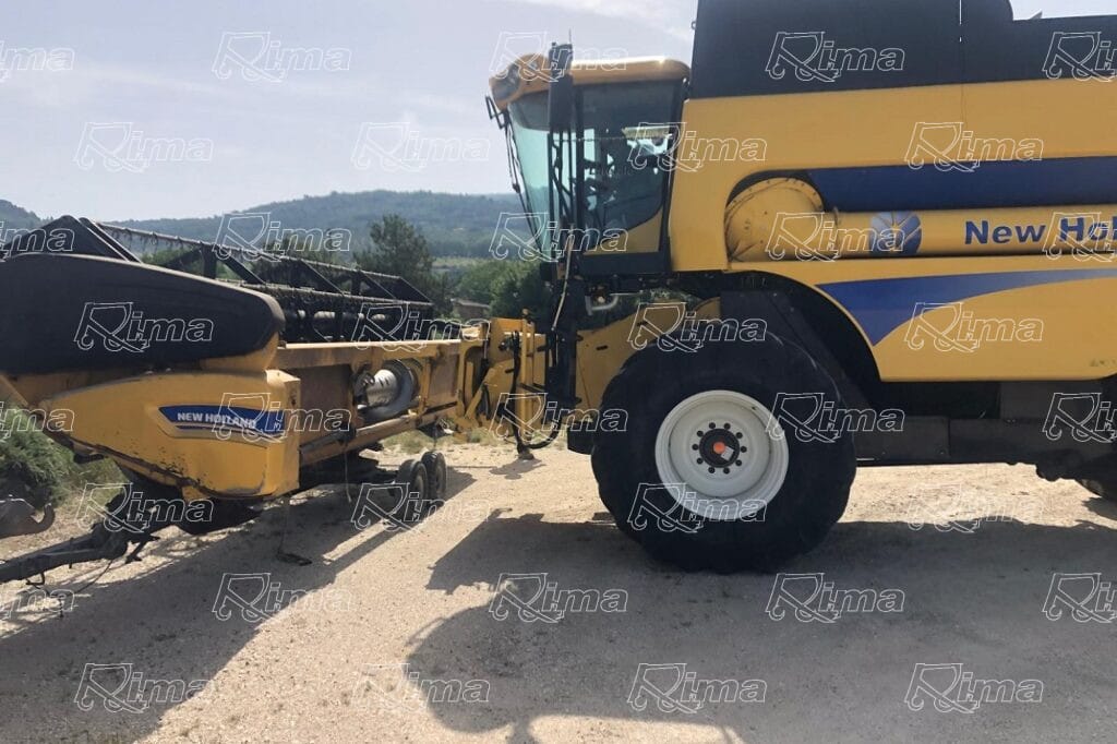 NEW HOLLAND CSX7050